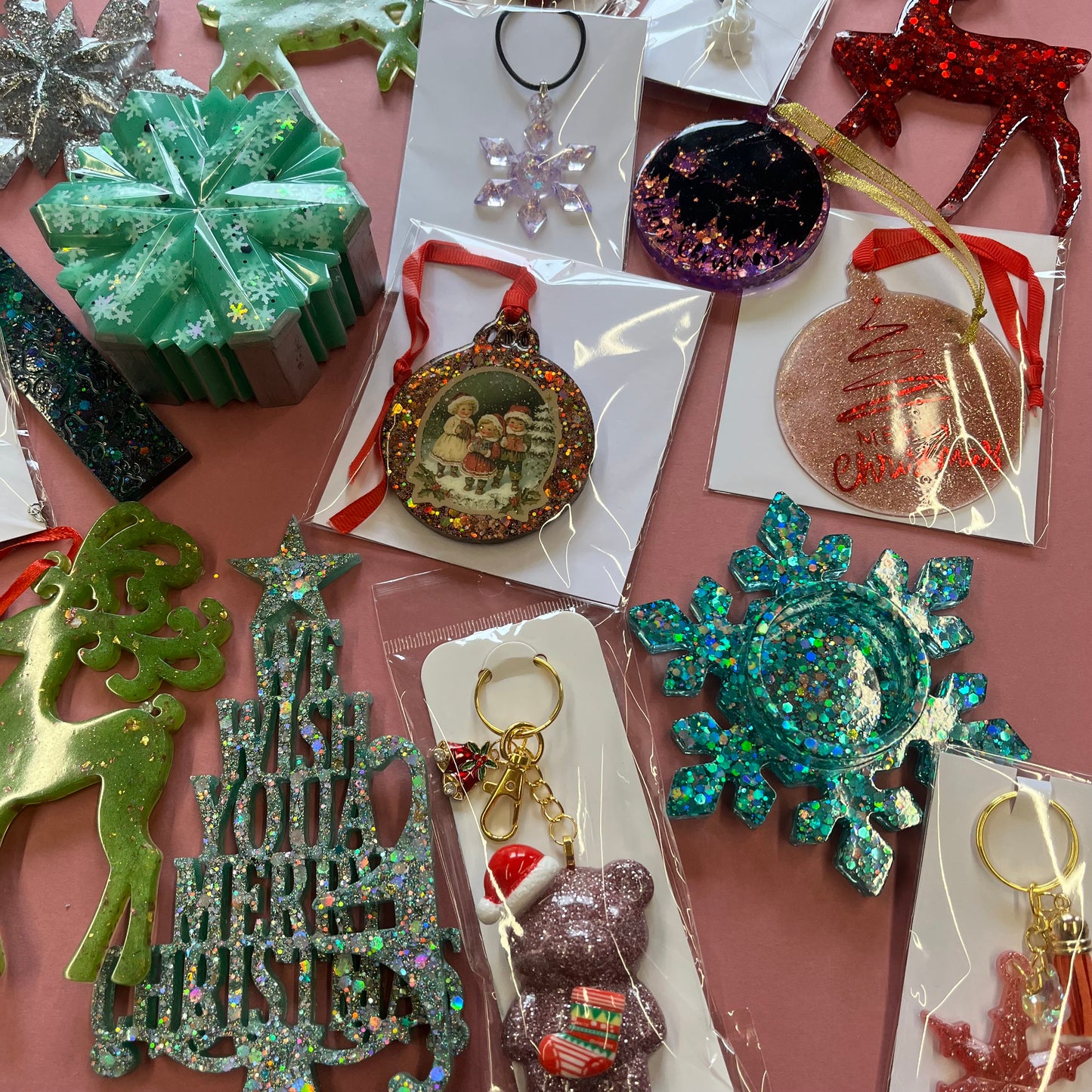 RESIN LUCKY DIP - 8 pcs of Christmas Resin
