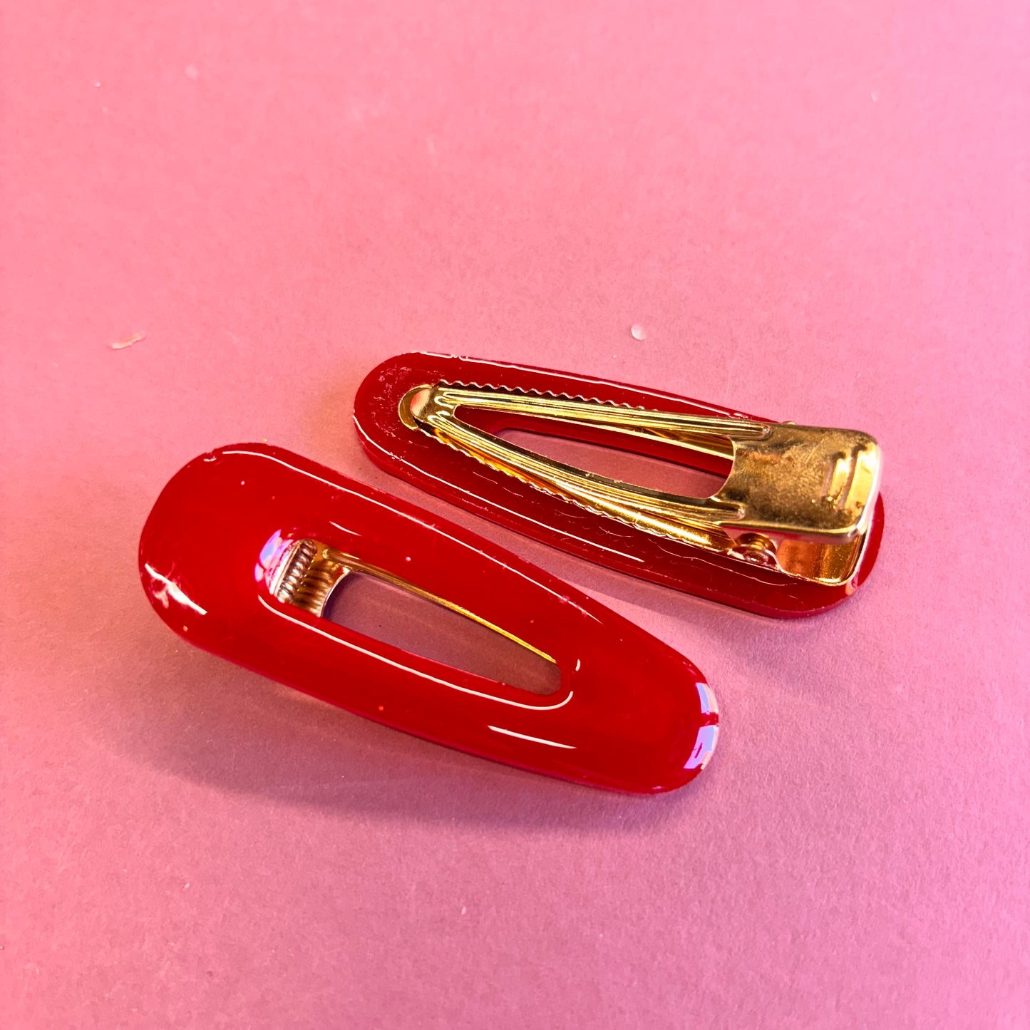 2 Red Oval Hair Clips