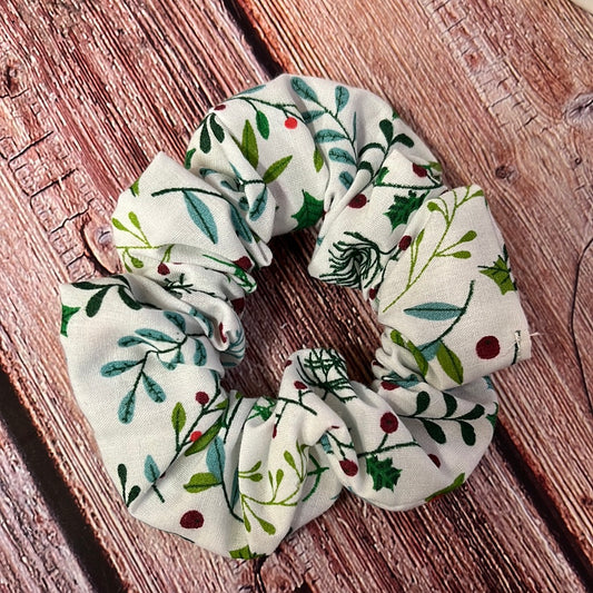 Regular white Holly And Berries scrunchie