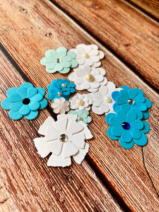 10 pcs handmade blue and white flowers