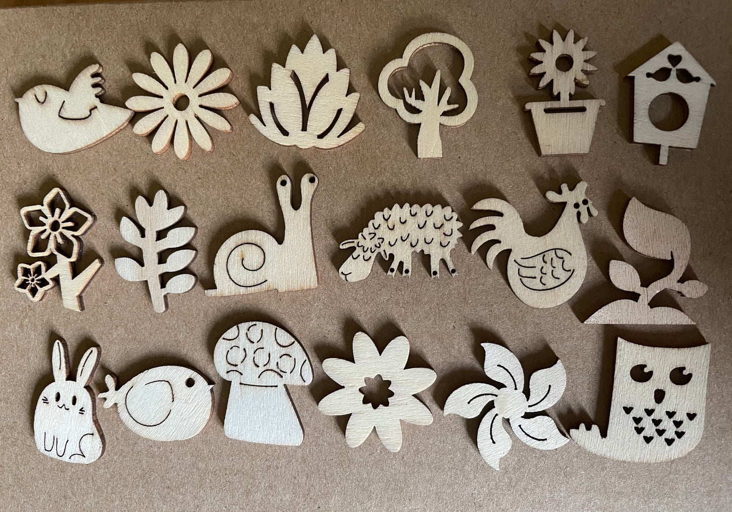 18pc floral treasures wooden elements pack flowers and animals