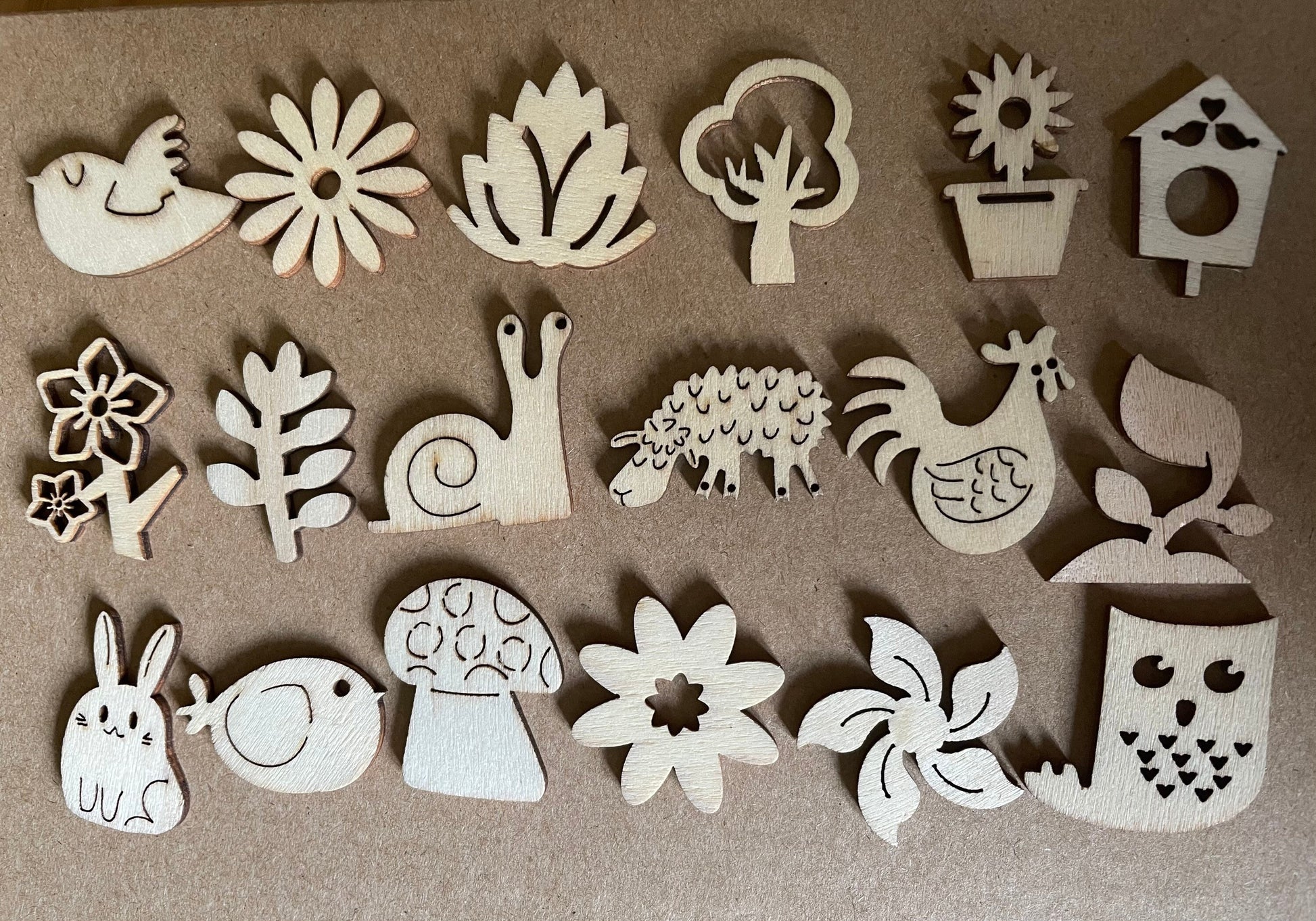 18pc floral treasures wooden elements pack flowers and animals