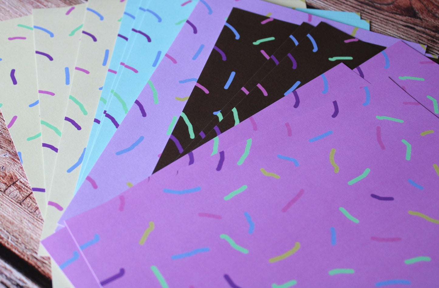 Sweet treasures paper pad contains 15 A5 sheets (5 designs)