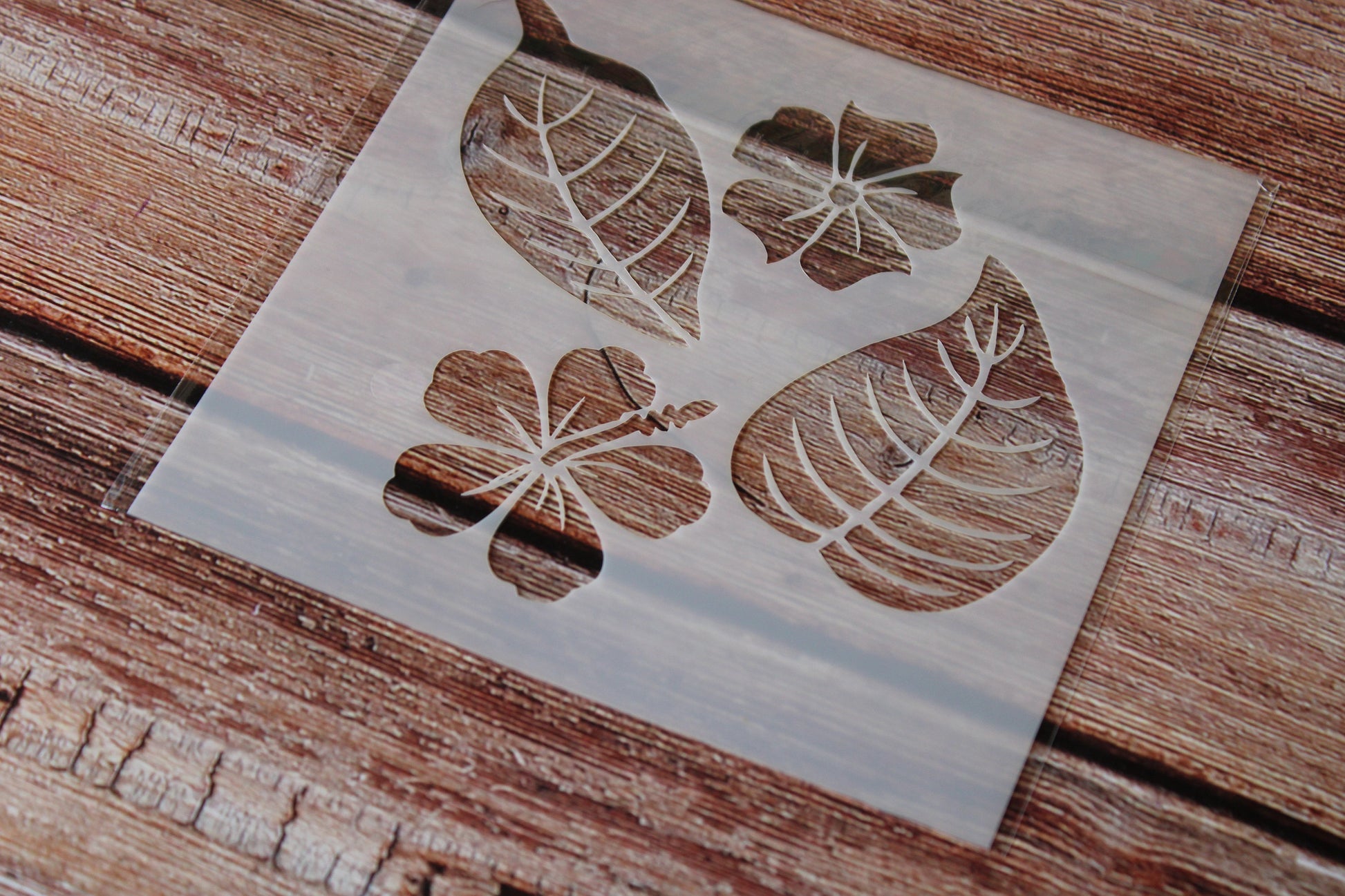 13cm square stencil 1mm thick perfect for mixed media and card making flower and leaf design